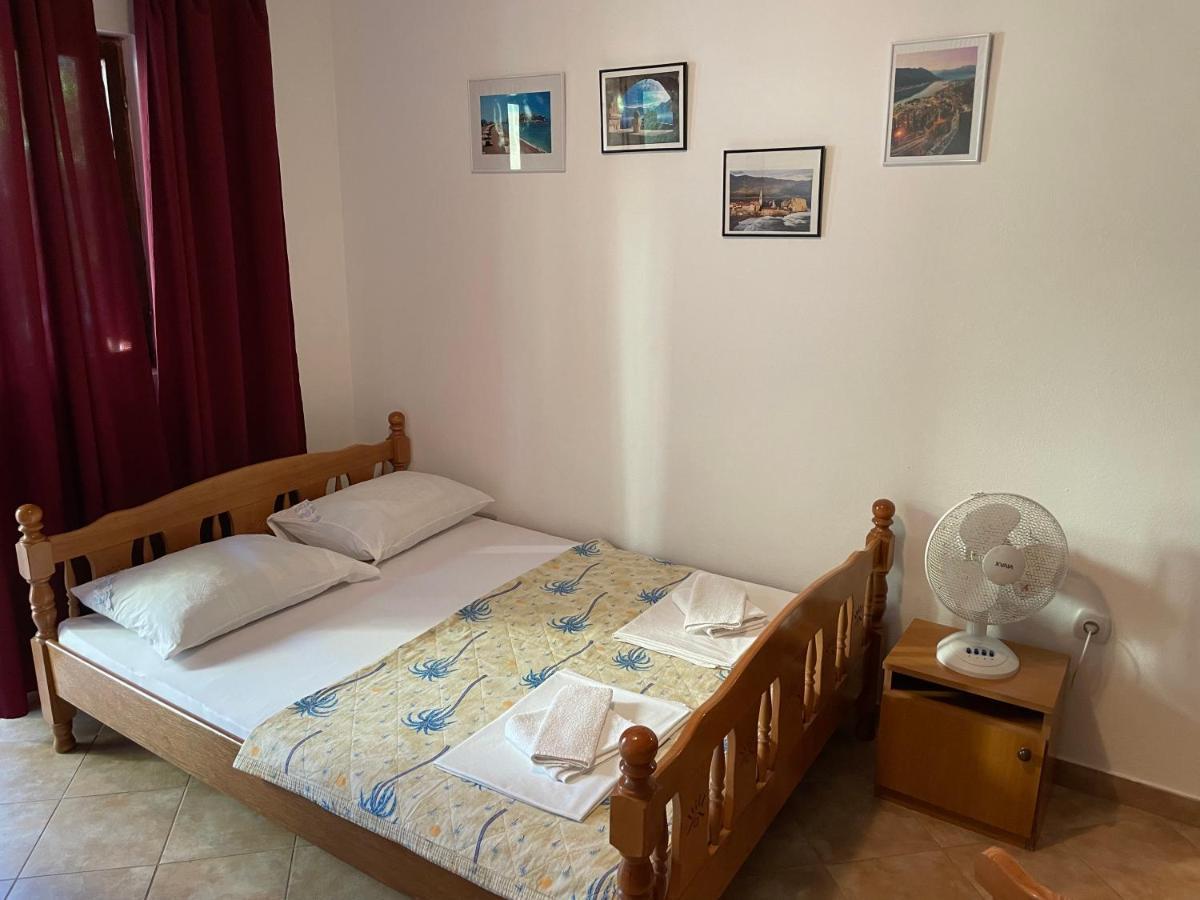 Apartmani Ivana Tivat Exteriör bild