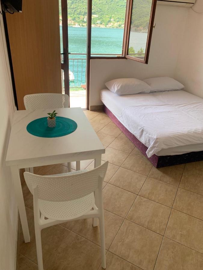 Apartmani Ivana Tivat Exteriör bild