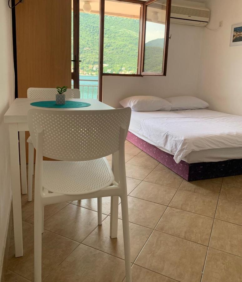 Apartmani Ivana Tivat Exteriör bild