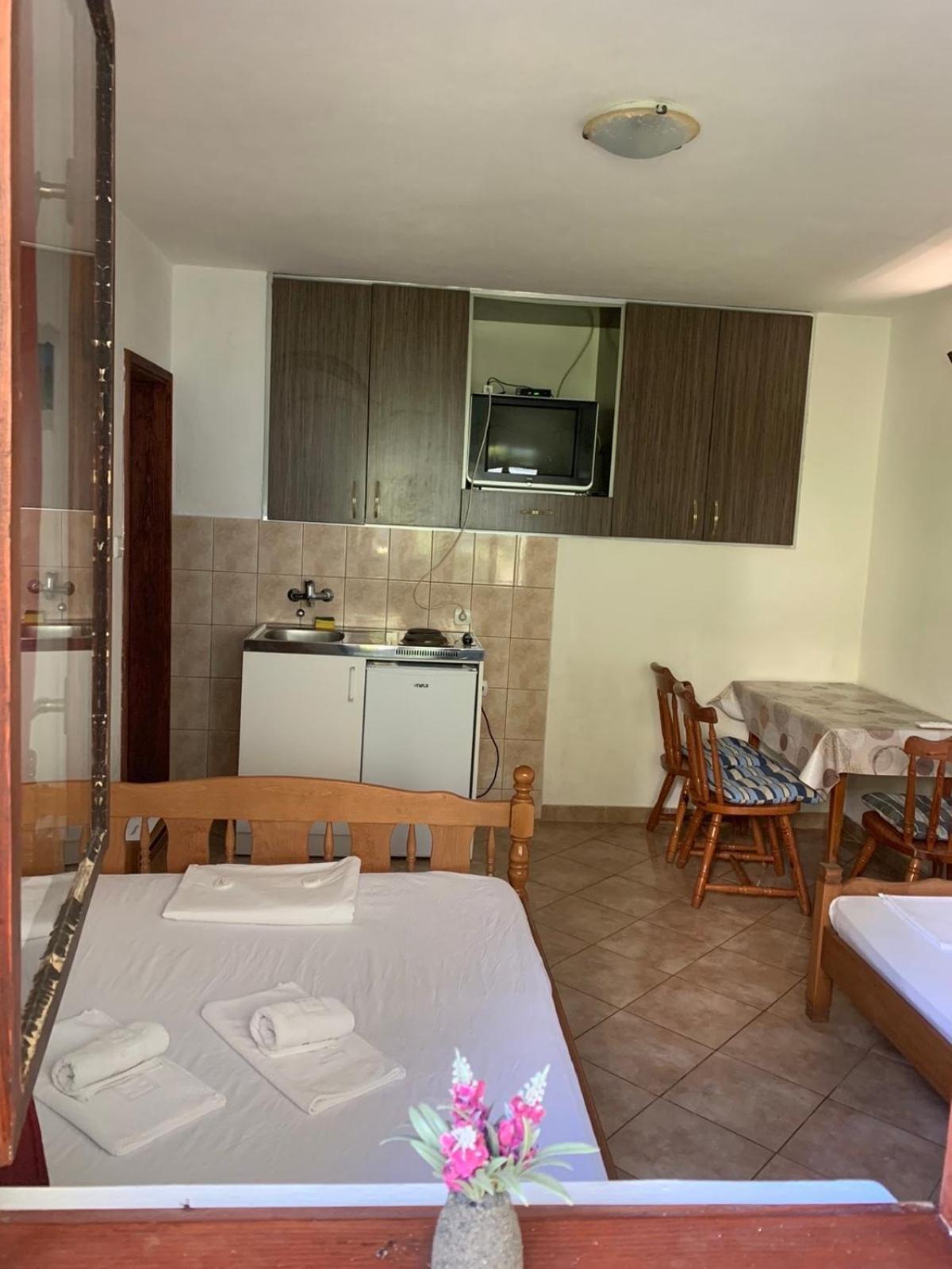 Apartmani Ivana Tivat Exteriör bild
