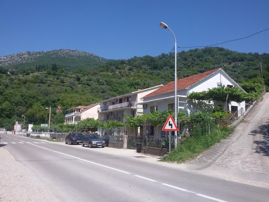 Apartmani Ivana Tivat Exteriör bild