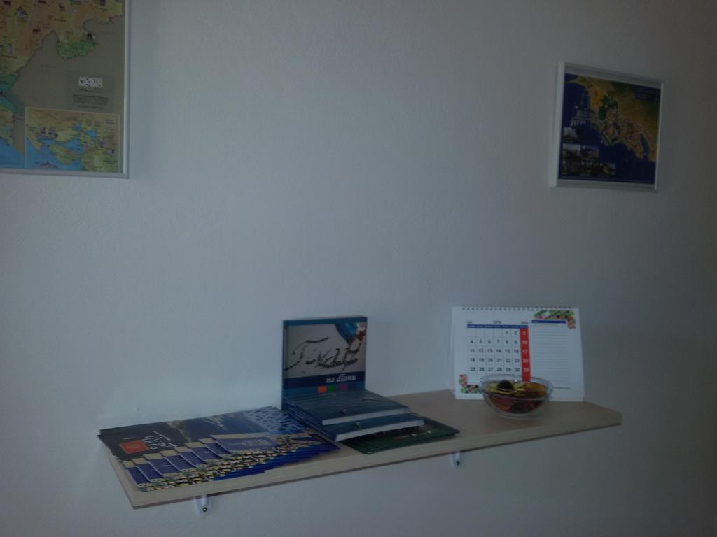 Apartmani Ivana Tivat Exteriör bild