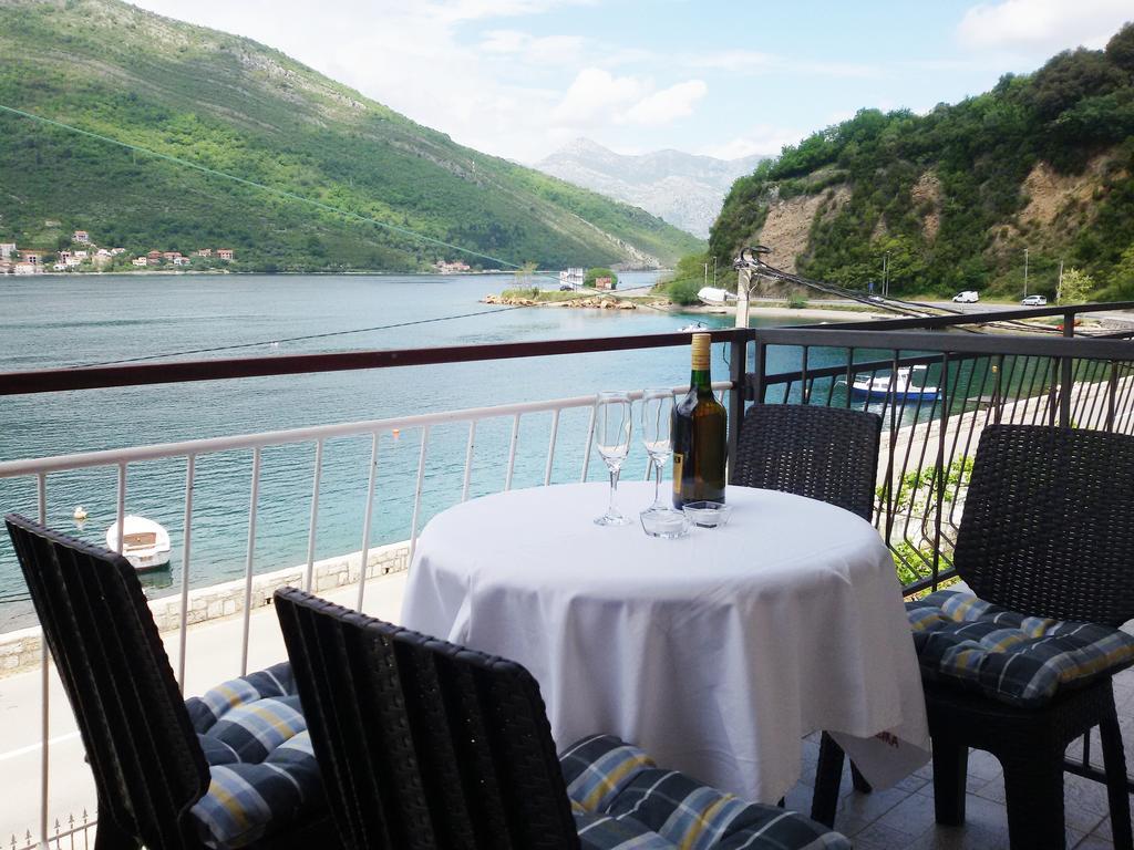 Apartmani Ivana Tivat Exteriör bild
