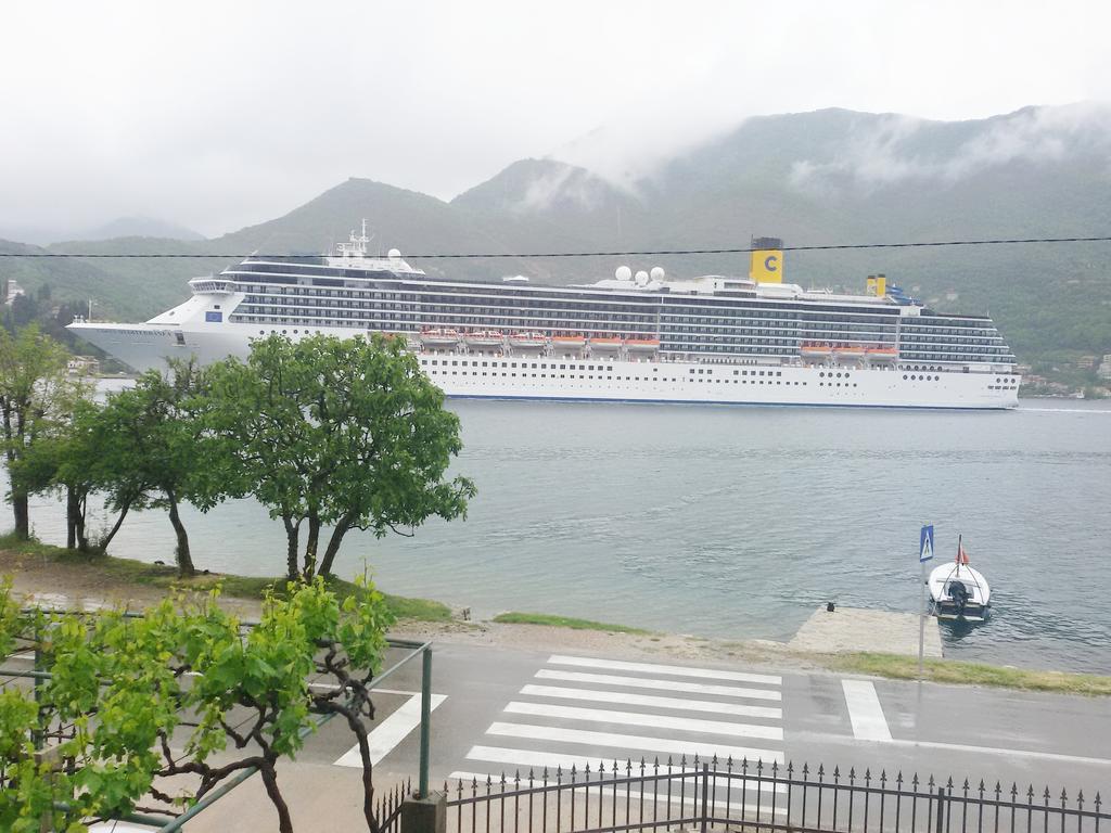 Apartmani Ivana Tivat Exteriör bild